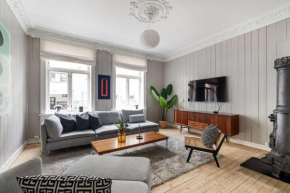 DINBNB Apartments Comfortable 2-Bed Urban Escape with Apple TV & Cozy Features